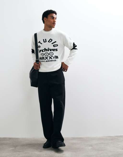 ASOS DESIGN oversized gebreide trui met ronde hals in wit met zwarte archiefprint, 3 van 5