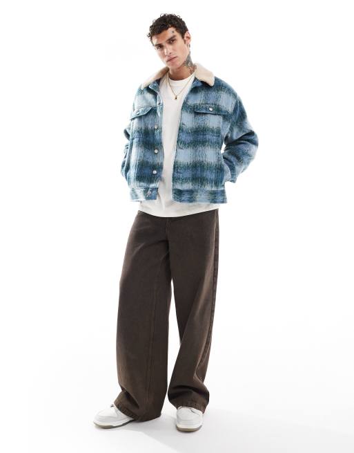 ASOS DESIGN - Oversized geruit truckerjack met wollook in blauw met borgkraag, 3 van 4