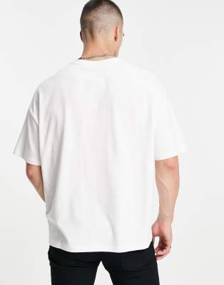 baggy white t shirt