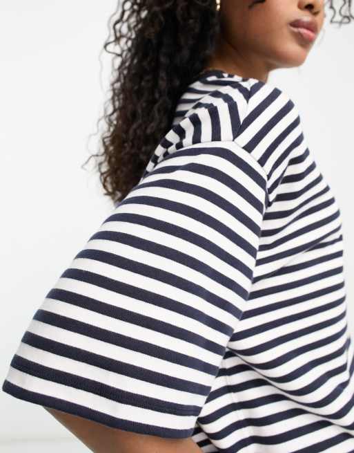 ASOS DESIGN oversized heavyweight t-shirt with side splits in navy and white stripe, 4 of 4
