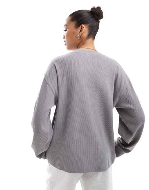 ASOS DESIGN - Oversized henley top met lange mouwen en wafelstructuur in grijs