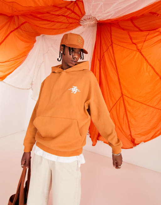 Orange hoodie 2024 outfit men's