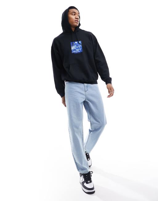ASOS DESIGN - Oversized hoodie met print op de voorkant in zwart, 2 van 3