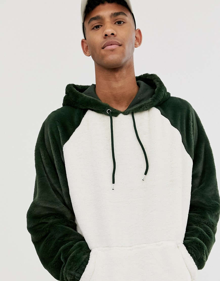 ASOS DESIGN - Oversized hoodie van imitatiebont met kleurvlakken-Zwart