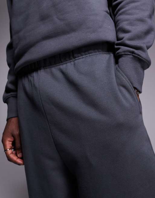 ASOS DESIGN - Oversized joggingbroek van premium zware 400gsm stof in zwart met wassing, 4 van 5