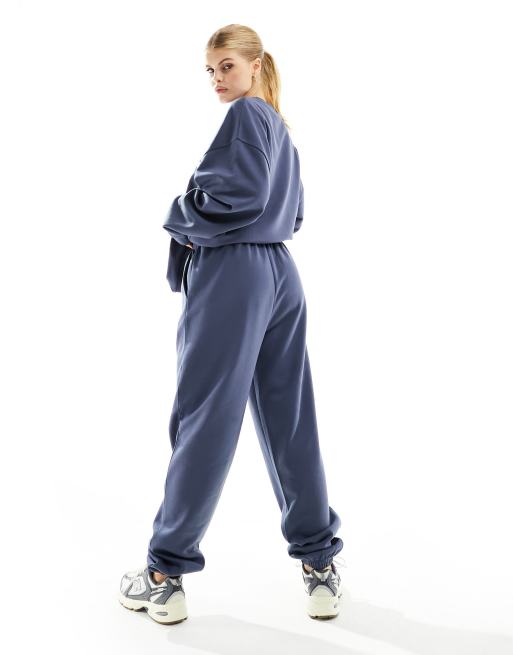 ASOS DESIGN - Oversized joggingbukser i lys marineblå med Paris-grafik, 3 af 5