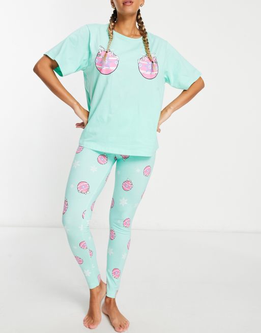 ASOS DESIGN - Oversized jule-pyjamassæt med mintgrøn T-shirt og leggings med julekugleprint, 4 af 4