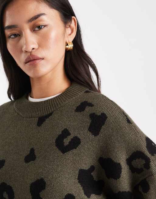 ASOS DESIGN - Oversized kakigrøn striktrøje med leopardmønster, 2 af 4