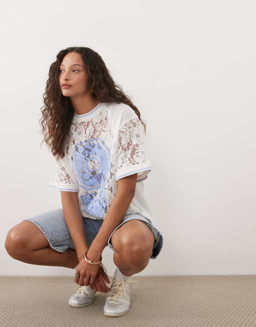 ASOS DESIGN - Oversized kanten top met voetbalprint in wit, 2 van 4