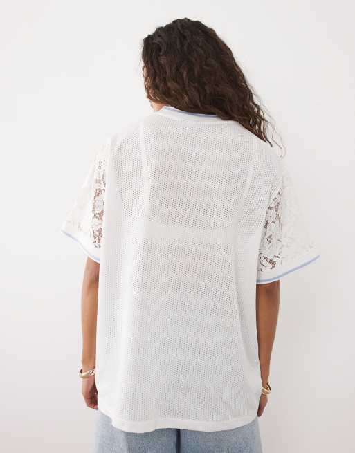 ASOS DESIGN - Oversized kanten top met voetbalprint in wit, 4 van 4