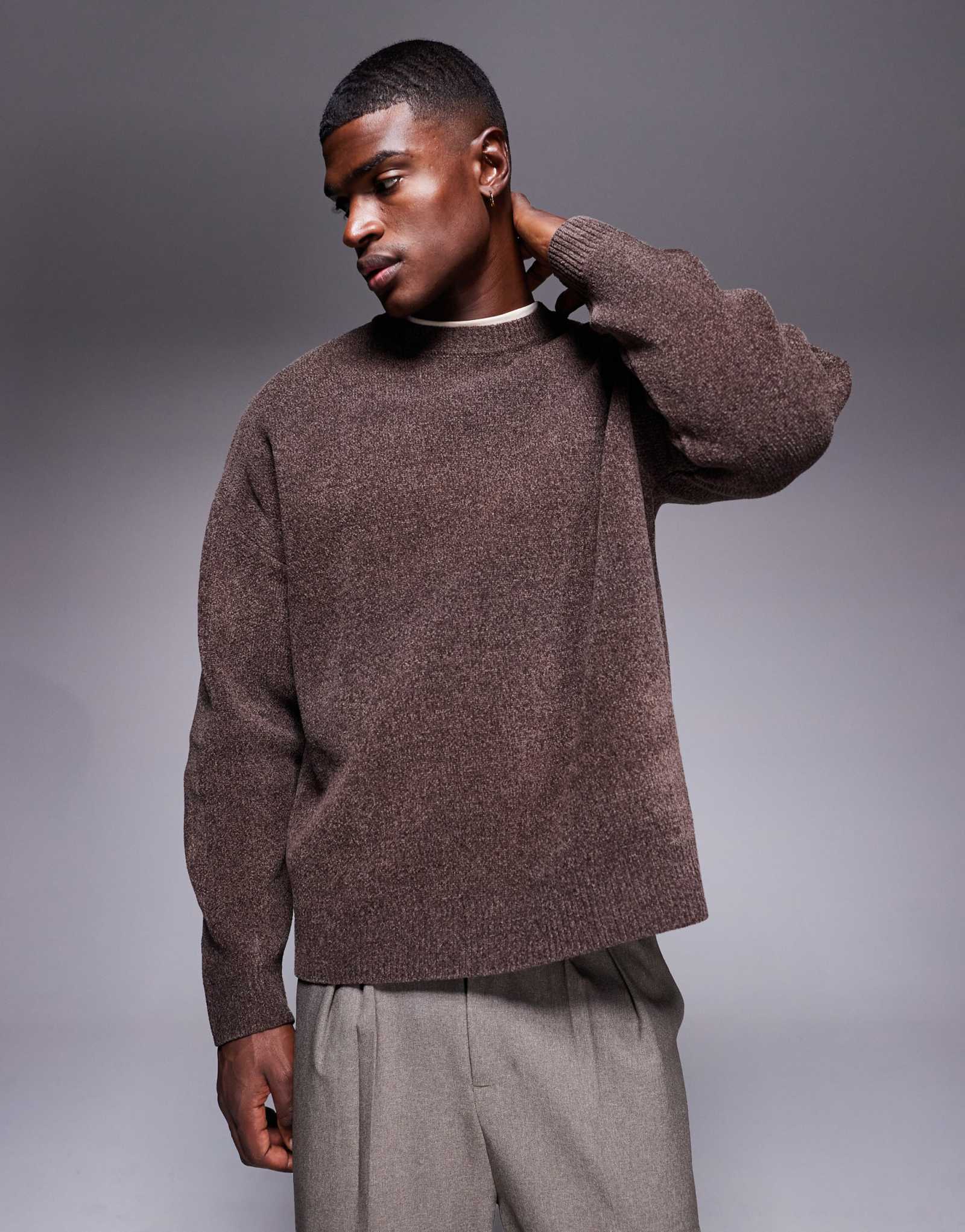  ДИЗАЙНЕРСКИЙ свитер из синели оверсайз от ASOS DESIGN коричневого цвета