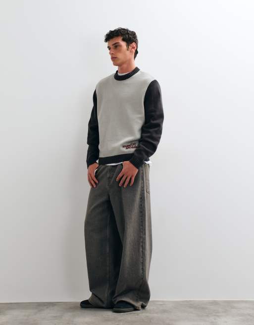 ASOS DESIGN oversized knitted jumper with contrast sleeves and graphic in grey, 2 of 5