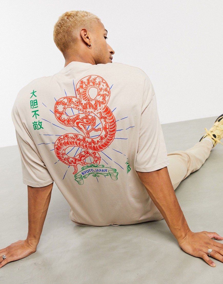ASOS DESIGN - Oversized lang organisch T-shirt met slangenprint op de achterkant-Neutraal