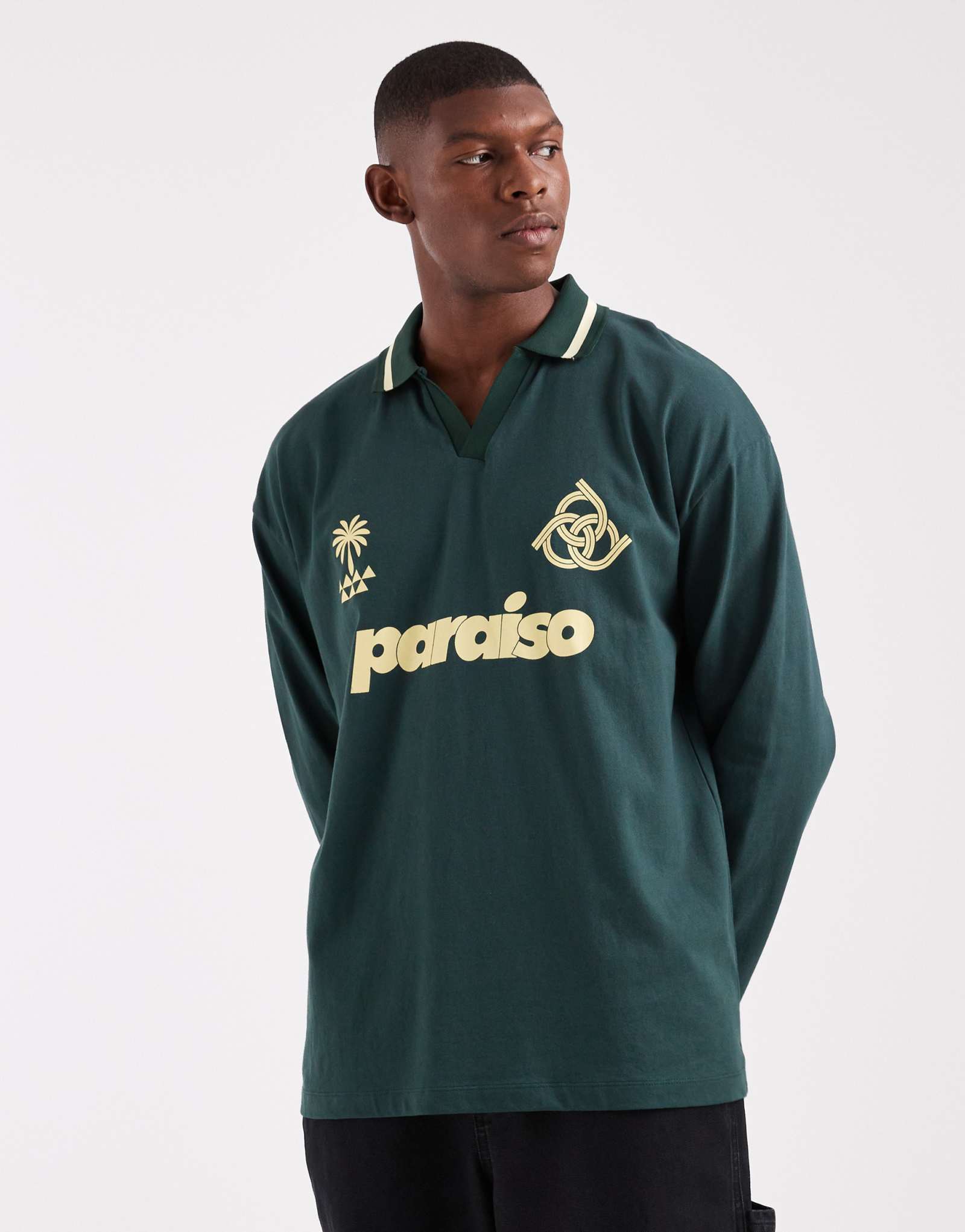 ДИЗАЙНЕРСКАЯ рубашка поло оверсайз с длинным рукавом и рисунком paraiso от ASOS темно-зеленого цвета