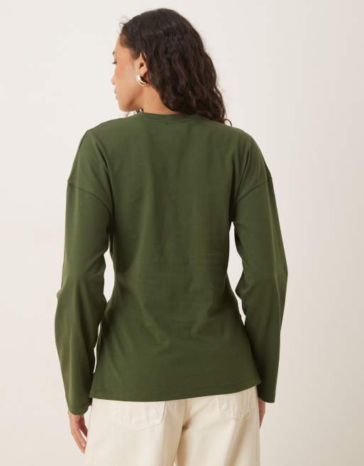 ASOS DESIGN oversized long sleeve top with cinched waist hardware detail in khaki, 4 of 4