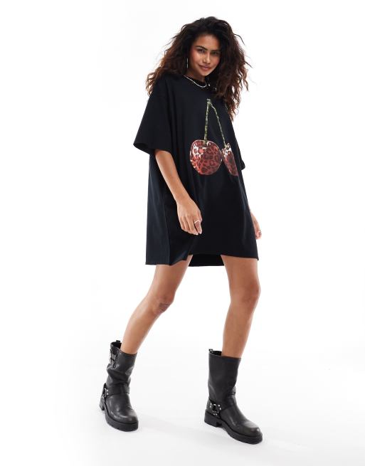 ASOS DESIGN - Oversized mini-T-shirtjurk met kersen-afbeelding met luipaardprint in zwart, 3 van 4