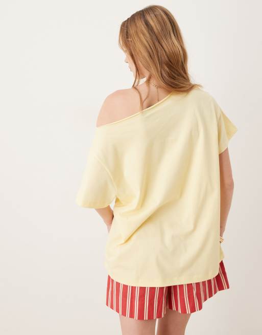 ASOS DESIGN oversized off shoulder t-shirt with fruit graphic in yellow, 4 of 4