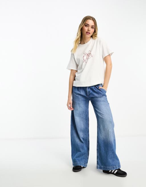 ASOS DESIGN - Oversized og hvid T-shirt med grafisk kirsebær- og båndprint, 3 af 4