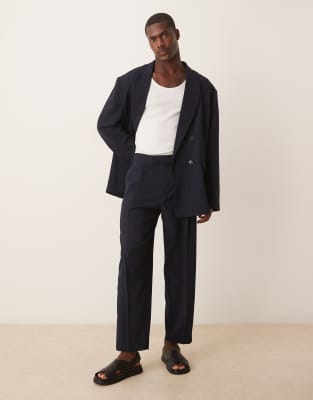 ASOS DESIGN - Oversized og tapered marineblå habitbukser med nålestriber - view 1
