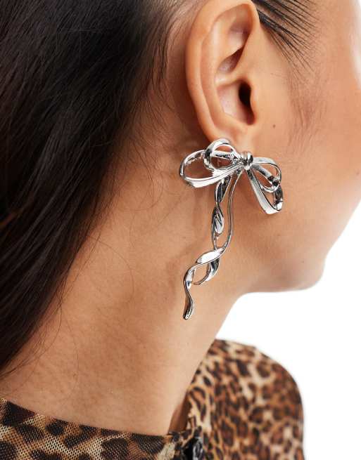 ASOS DESIGN - Oversized oorbellen met strikdetail in zilverkleur, 4 van 4