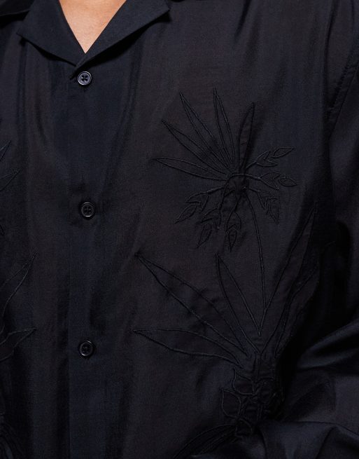 ASOS DESIGN - Oversized overhemd met brede reverskraag in zwart met borduursel in dezelfde tint, 5 van 5