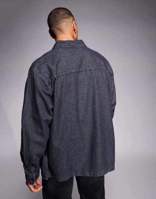 ASOS DESIGN - Oversized overhemd met denimlook en badgedetail in zwart met wassing, 3 van 5