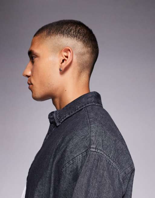 ASOS DESIGN - Oversized overhemd met denimlook en badgedetail in zwart met wassing, 4 van 5