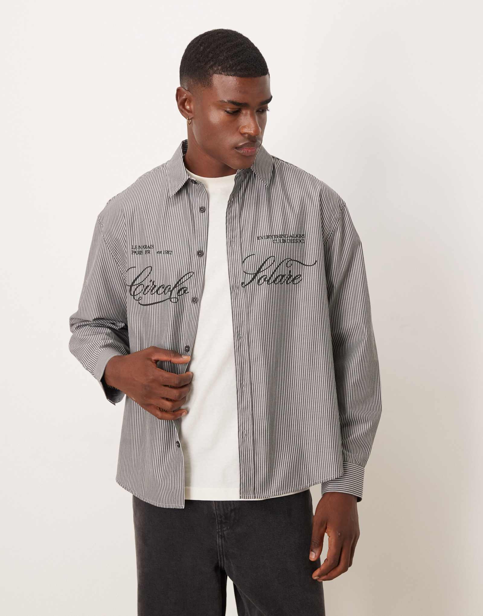 ДИЗАЙНЕРСКАЯ рубашка оверсайз в тонкую полоску от ASOS с принтом коричневого цвета