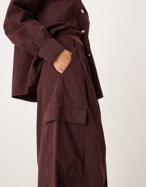 ASOS DESIGN oversized pleated cotton cargo trouser in plum, 3 of 5