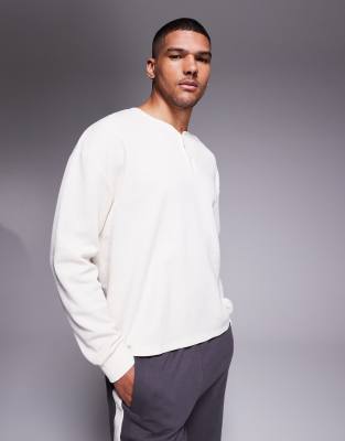 ASOS DESIGN - Oversized recht henley T-shirt met lange mouwen en wafelstructuur in crème - view 1