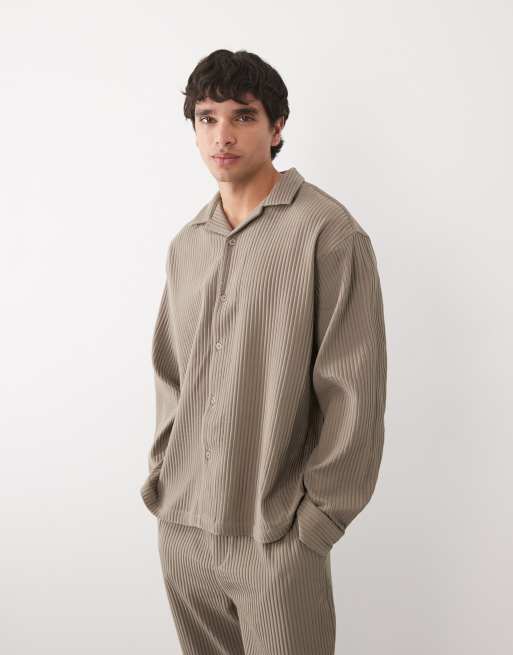 ASOS DESIGN plisse with shirt & pants set in brown, 2 of 3