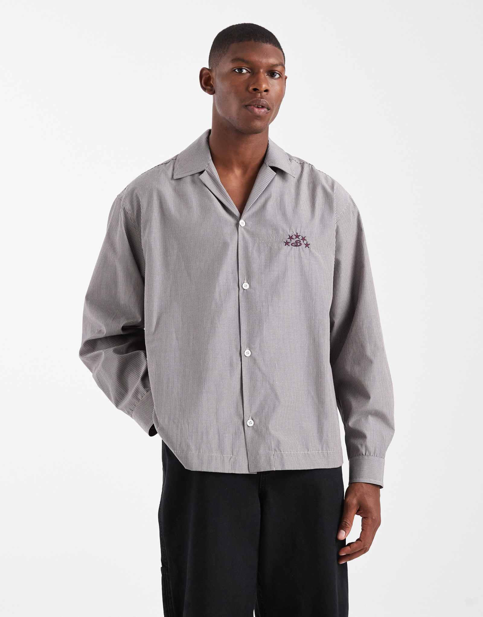 ДИЗАЙНЕРСКАЯ рубашка revere оверсайз от ASOS с вышивкой в бежевую полоску