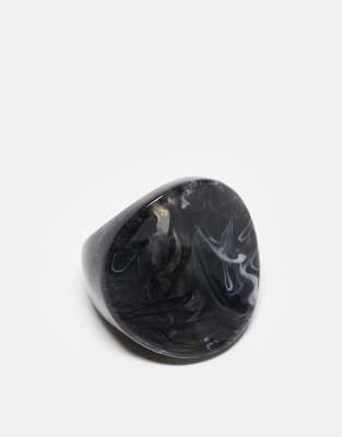 ASOS DESIGN oversized ring in resin in washed black-Green