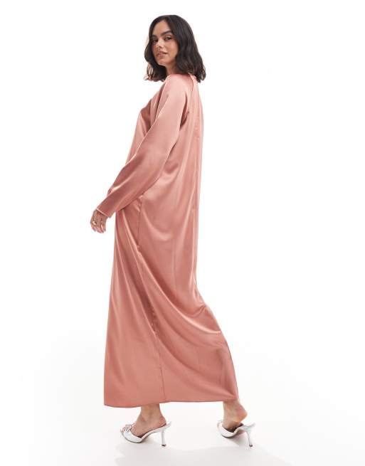 ASOS DESIGN - Oversized satijnen maxi jurk met ronde hals in donker beigeroze, 2 van 4