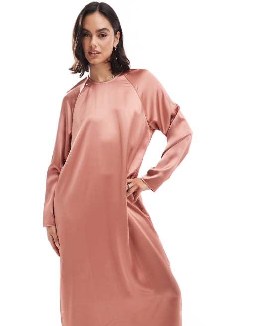 ASOS DESIGN - Oversized satijnen maxi jurk met ronde hals in donker beigeroze, 4 van 4