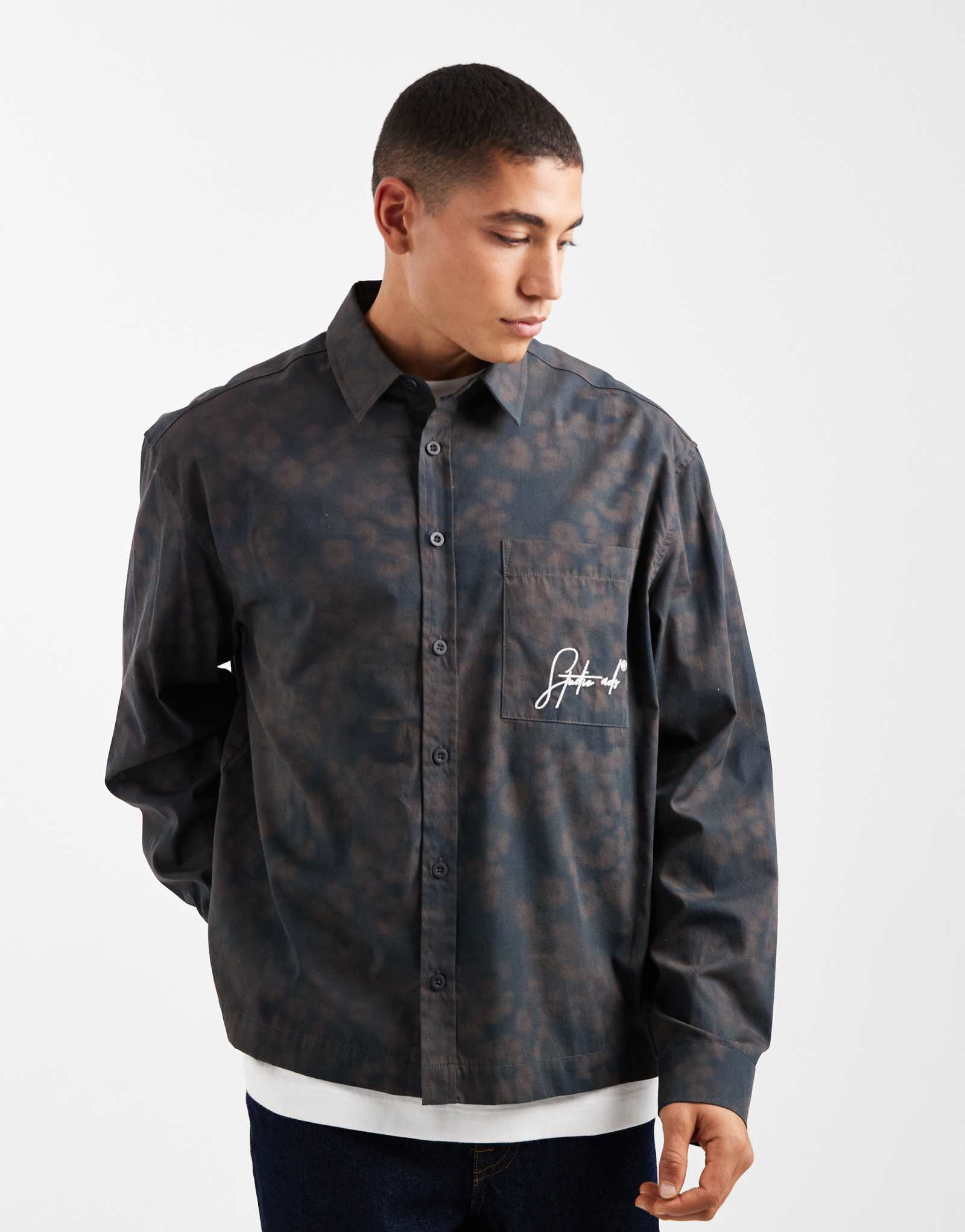 ДИЗАЙНЕРСКАЯ рубашка оверсайз от ASOS с вышитым нагрудным карманом в леопардовом стиле