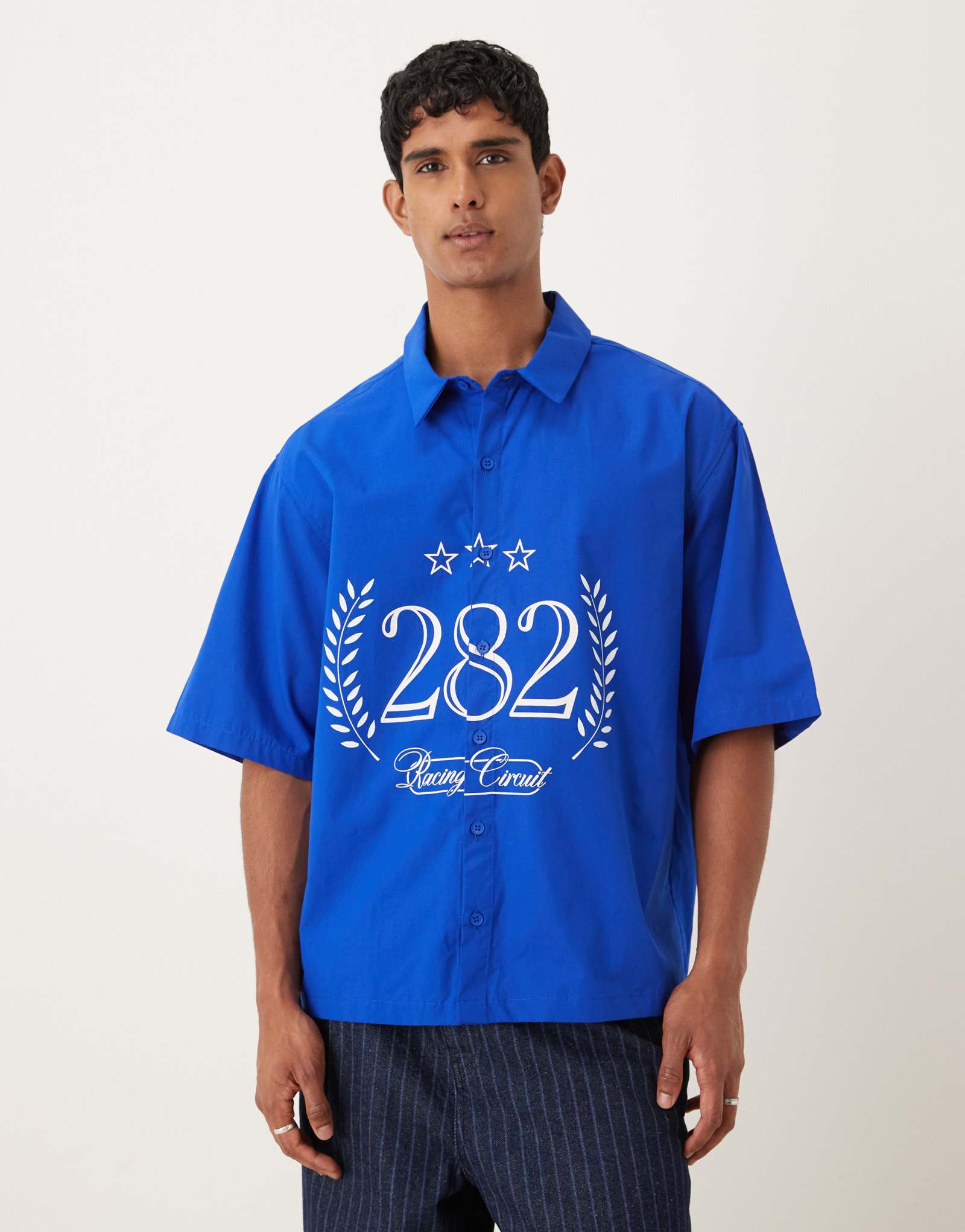  Рубашка свободного кроя ASOS DESIGN синего цвета с принтом