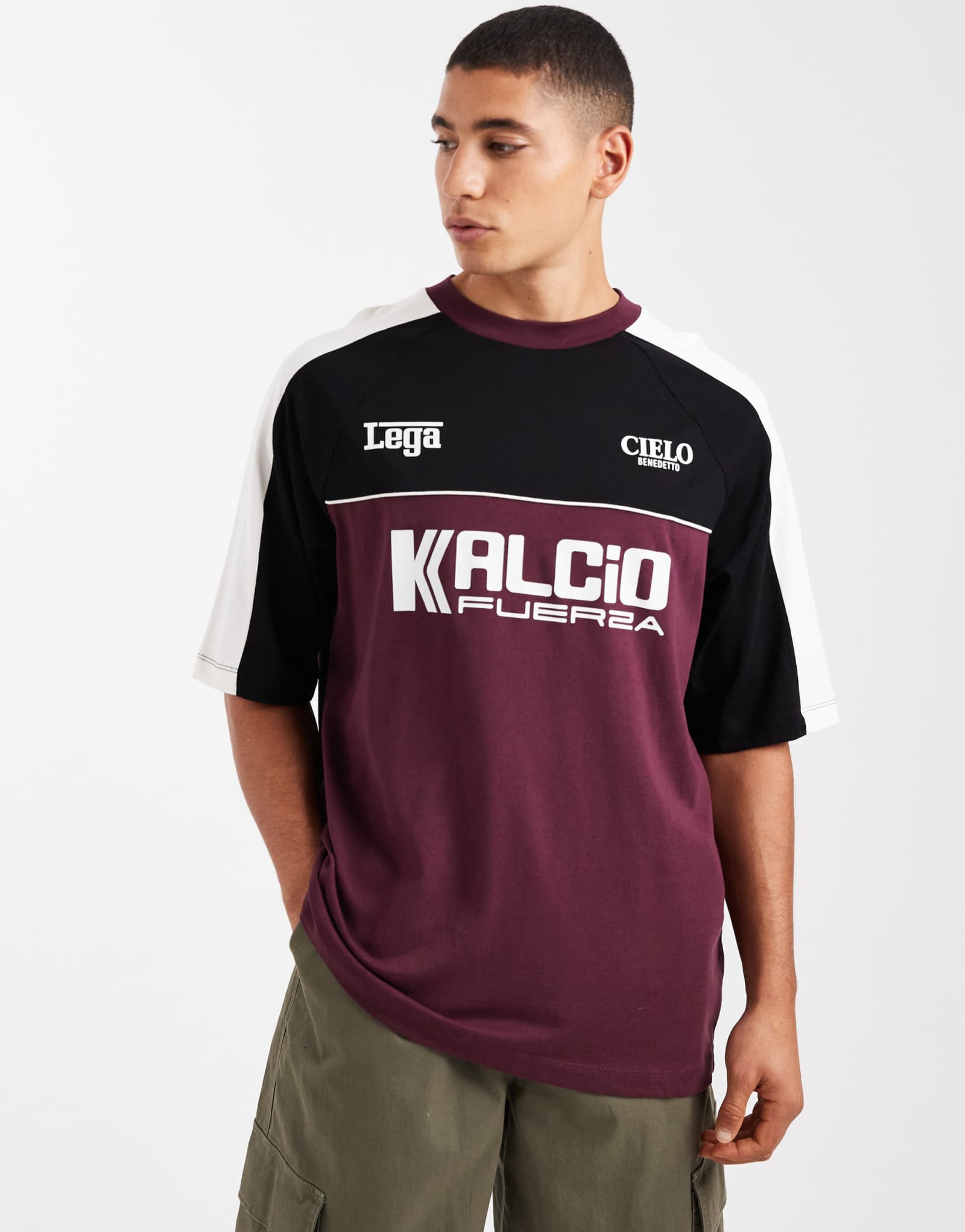 ДИЗАЙНЕРСКАЯ футболка ASOS с коротким рукавом большого размера и спортивным рисунком