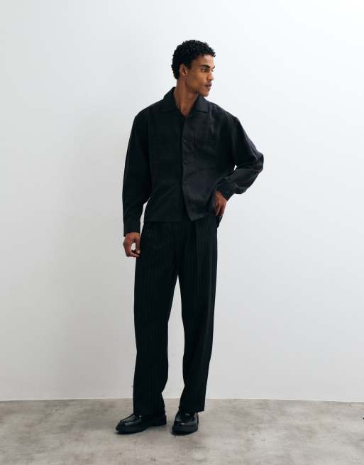 ASOS DESIGN oversized skjorte med asymmetrisk kant og broderi på lommen i sort, 3 af 5