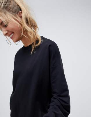 black slouchy sweatshirt