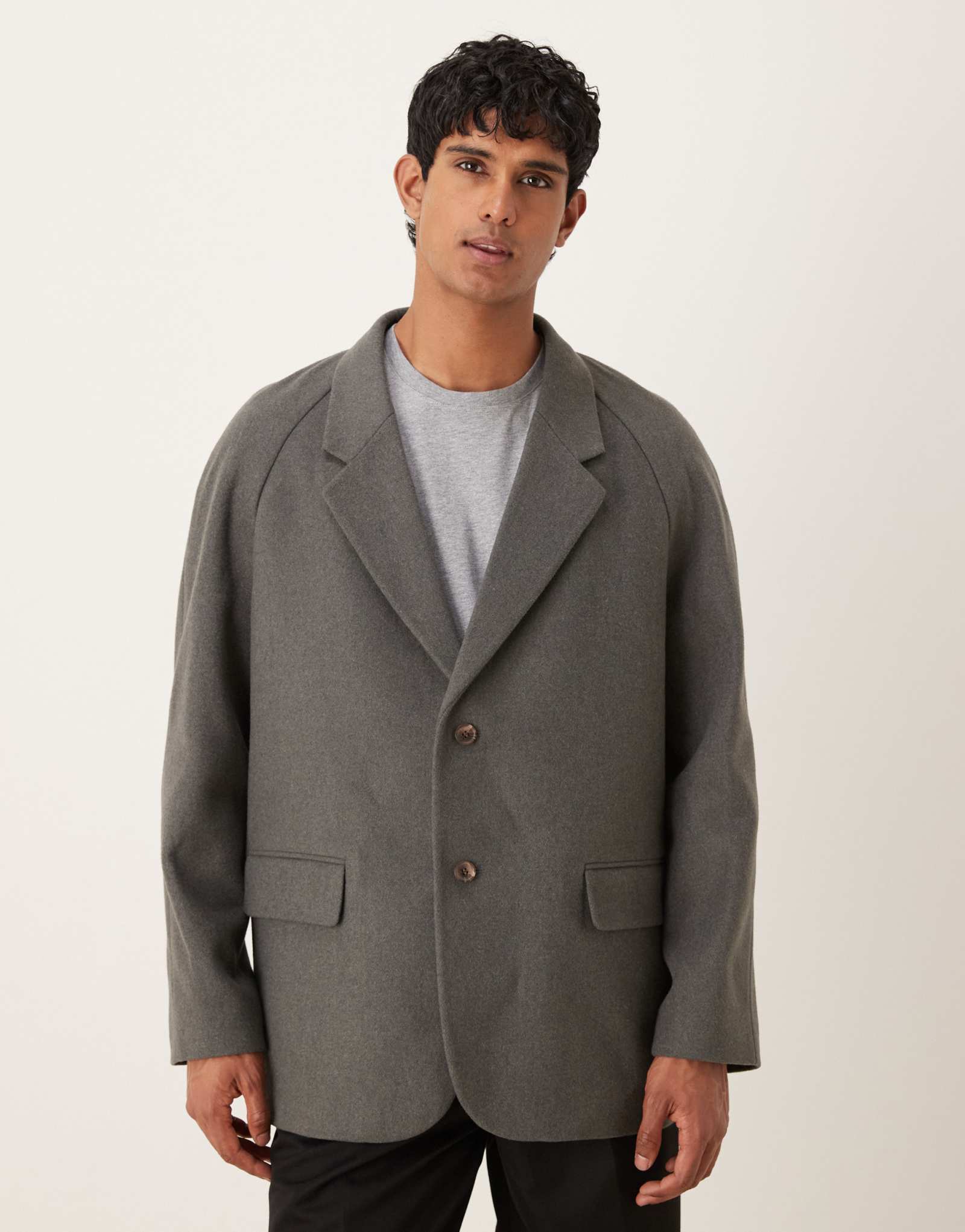ДИЗАЙНЕРСКИЙ оверсайз-блейзер ASOS от melton серого цвета с напуском от ASOS DESIGN