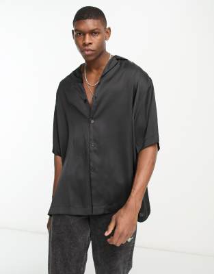 ASOS DESIGN - Oversized sort longline-skjorte i satin