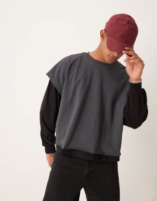 ASOS DESIGN - Oversized sort og forvasket T-shirt i to lag med lange ærmer og firkantet pasform
