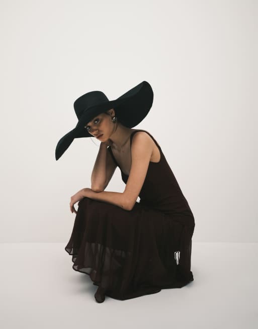 Classy Wide Brim Black Women\'s Straw Sun Hat with Skinny Band Women main image 3