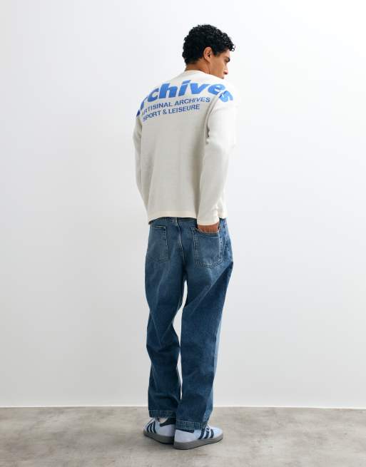 ASOS DESIGN oversized striktrøje med arkivprint på ryggen i råhvid, 2 af 5