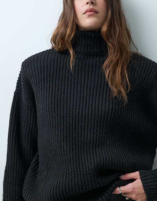 ASOS DESIGN oversized striktrøje med skulderpuder og ståkrave i sort, 2 af 4