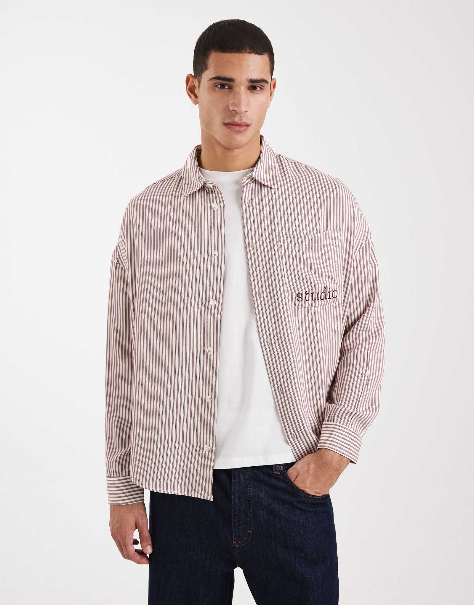 ДИЗАЙНЕРСКАЯ рубашка в полоску оверсайз от ASOS с вышивкой на груди бежевого цвета