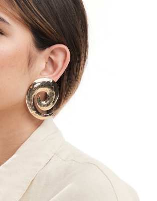 ДИЗАЙНЕРСКИЕ объемные серьги-гвоздики ASOS DESIGN со спиральными деталями золотого оттенка 3390₽