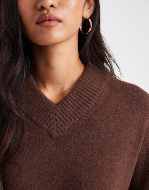 ASOS DESIGN oversized super soft v neck sweater in chocolate, 3 of 4