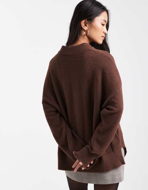 ASOS DESIGN oversized super soft v neck sweater in chocolate, 4 of 4